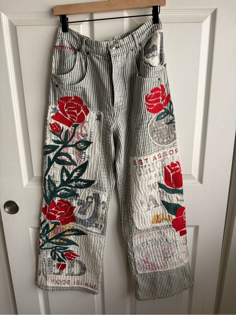 We The Free Lost And Found Boyfriend Jeans 28 Patchwork Floral - NWT - Picture 2 of 10